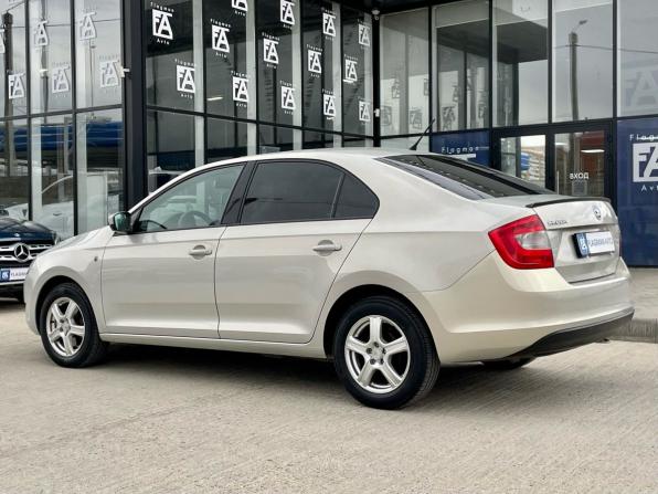 Skoda Rapid I с пробегом 2015 года, цена 1 050 000 рублей, 191000 км, лифтбек, Автокод Объявления
