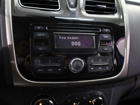Renault Sandero II с пробегом 2015 года, цена 914 000 рублей, 69727 км, хэтчбек, Автокод Объявления