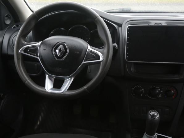 Renault Logan II Рестайлинг с пробегом 2018 года, цена 653 000 рублей, 118000 км, седан, Автокод Объявления