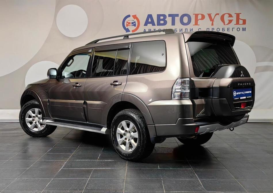 Mitsubishi Pajero IV Рестайлинг 2 Москва  - изображение 2