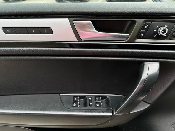 Volkswagen Touareg II с пробегом 2011 года, цена 1 790 000 рублей, 255701 км, внедорожник, Автокод Объявления