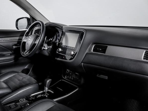 Mitsubishi Outlander III Рестайлинг 3 с пробегом 2021 года, цена 2 950 000 рублей, 93200 км, внедорожник, Автокод Объявления