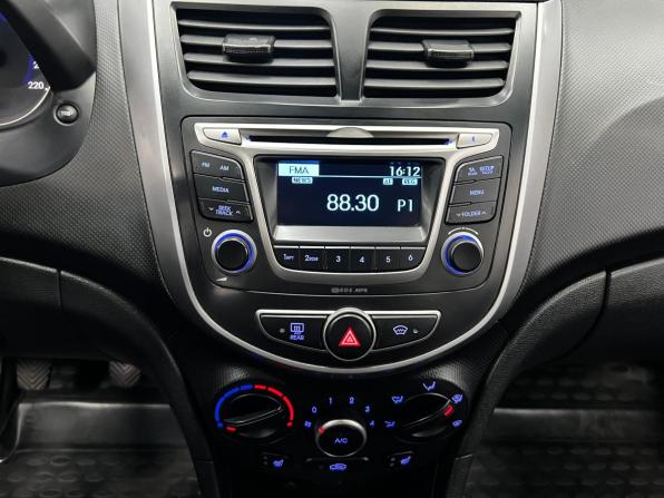 Hyundai Solaris I Рестайлинг с пробегом 2016 года, цена 1 100 000 рублей, 117000 км, седан, Автокод Объявления