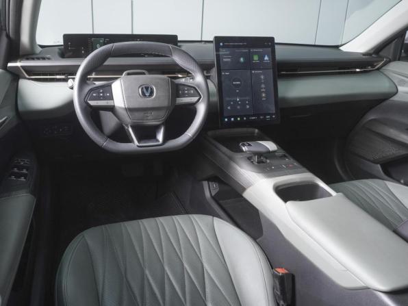 Changan Lamore с пробегом 2024 года, цена 2 030 000 рублей, 53538 км, седан, Автокод Объявления