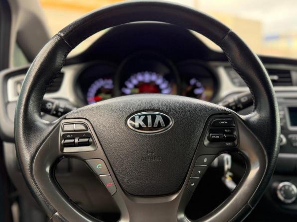 Kia Ceed II Рестайлинг с пробегом 2016 года, цена 1 050 000 рублей, 211000 км, хэтчбек, Автокод Объявления