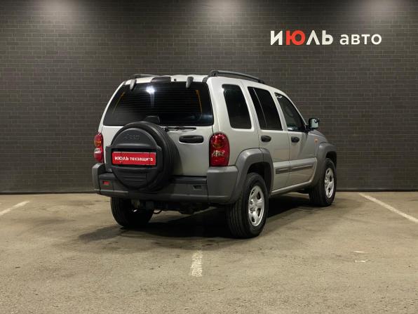 Jeep Cherokee III (KJ) с пробегом 2004 года, цена 730 000 рублей, 332921 км, внедорожник, Автокод Объявления