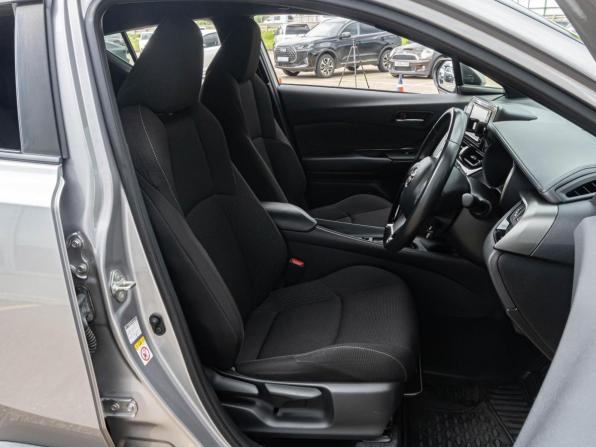 Toyota C-HR I с пробегом 2018 года, цена 1 930 000 рублей, 68267 км, внедорожник, Автокод Объявления