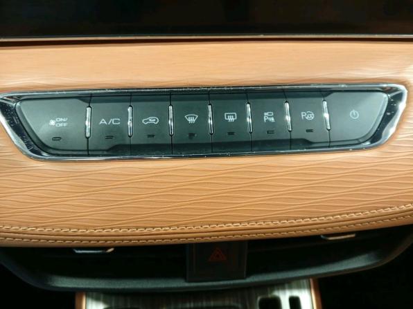 Haval Jolion I Рестайлинг с пробегом 2023 года, цена 1 733 000 рублей, 58800 км, внедорожник, Автокод Объявления