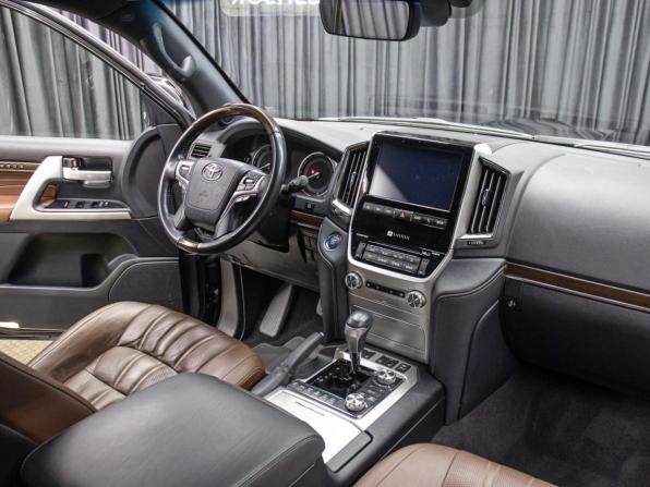 Toyota Land Cruiser 200 Series Рестайлинг 2 с пробегом 2020 года, цена 10 149 000 рублей, 60757 км, внедорожник, Автокод Объявления