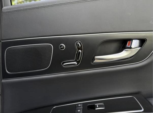 Kia Quoris I Ресталинг 2 с пробегом 2017 года, цена 1 770 000 рублей, 89027 км, седан, Автокод Объявления