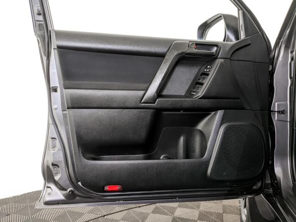 Toyota Land Cruiser Prado 150 Series Рестайлинг 2 с пробегом 2018 года, цена 4 150 000 рублей, 116994 км, внедорожник, Автокод Объявления