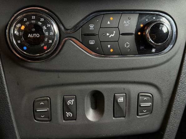 Renault Sandero II Рестайлинг с пробегом 2018 года, цена 1 100 000 рублей, 92000 км, хэтчбек, Автокод Объявления