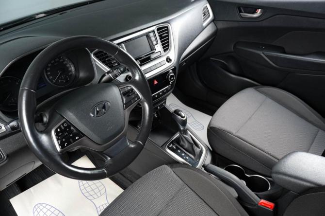 Hyundai Solaris II с пробегом 2017 года, цена 1 299 000 рублей, 116985 км, седан, Автокод Объявления