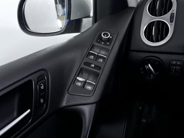 Volkswagen Tiguan I с пробегом 2010 года, цена 920 000 рублей, 200549 км, внедорожник, Автокод Объявления
