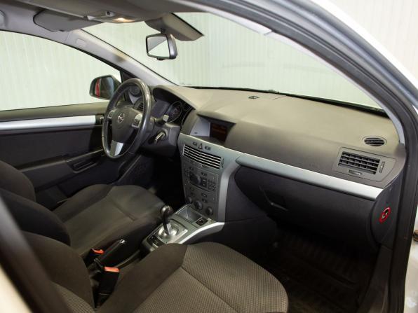 Opel Astra H Рестайлинг с пробегом 2012 года, цена 645 000 рублей, 189452 км, универсал, Автокод Объявления