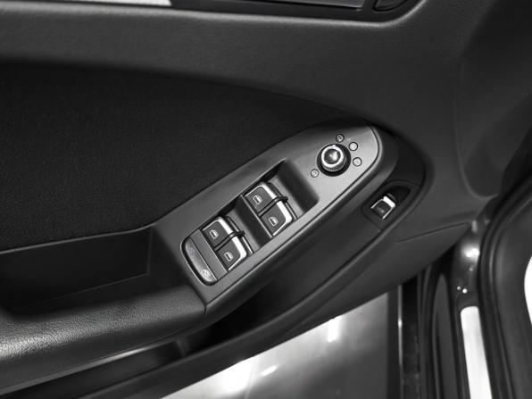Audi A4 IV (B8) Рестайлинг с пробегом 2013 года, цена 1 095 000 рублей, 263747 км, седан, Автокод Объявления