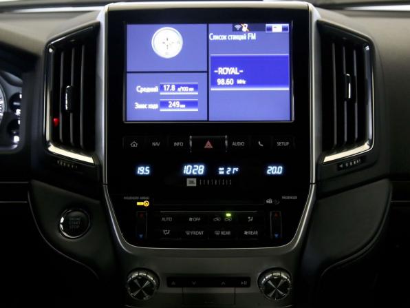 Toyota Land Cruiser 200 Series Рестайлинг 2 с пробегом 2018 года, цена 8 300 000 рублей, 78495 км, внедорожник, Автокод Объявления