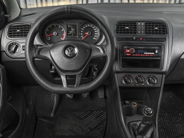 Volkswagen Polo V Рестайлинг с пробегом 2016 года, цена 680 000 рублей, 486601 км, седан, Автокод Объявления