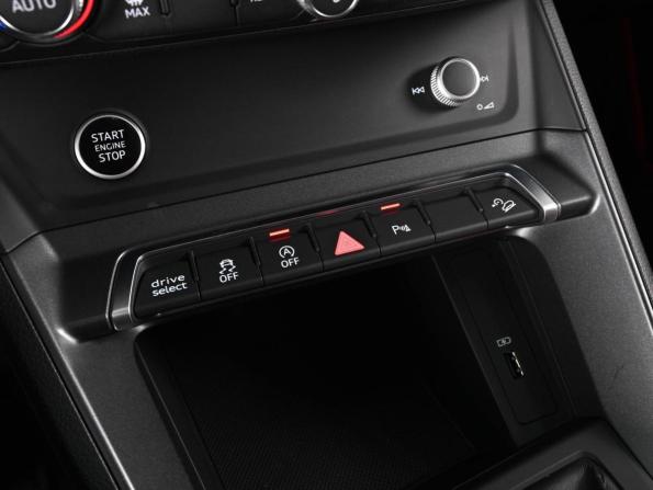 Audi Q3 Sportback II (F3) с пробегом 2021 года, цена 3 759 000 рублей, 50978 км, внедорожник, Автокод Объявления
