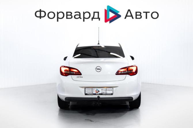 Opel Astra J Рестайлинг с пробегом 2014 года, цена 765 000 рублей, 174536 км, седан, Автокод Объявления