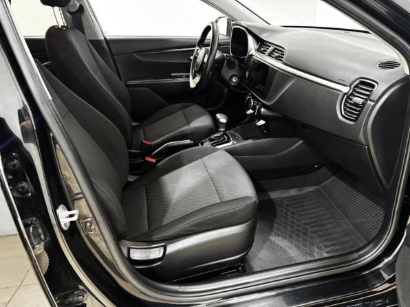 Kia Rio IV Рестайлинг с пробегом 2021 года, цена 1 690 000 рублей, 55874 км, седан, Автокод Объявления