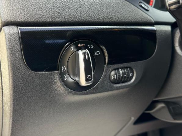 Volkswagen Jetta VI с пробегом 2012 года, цена 1 049 000 рублей, 169105 км, седан, Автокод Объявления