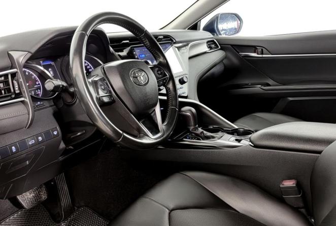 Toyota Camry VII (XV50) Рестайлинг 2 с пробегом 2018 года, цена 2 270 000 рублей, 221950 км, седан, Автокод Объявления