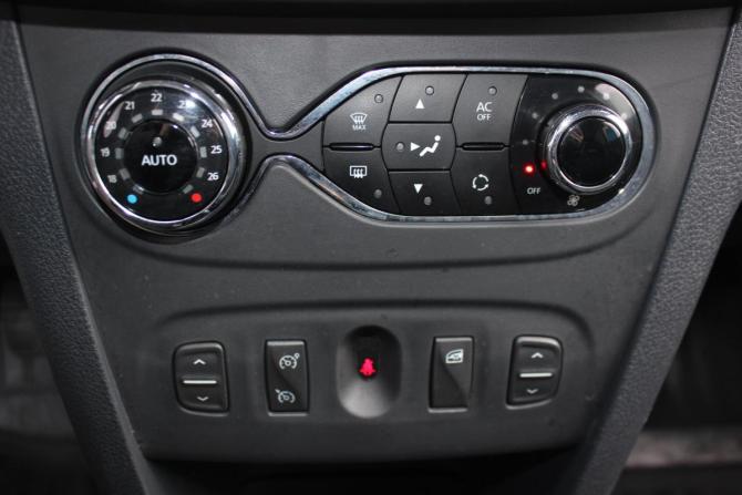 Renault Sandero II с пробегом 2014 года, цена 847 000 рублей, 165266 км, хэтчбек, Автокод Объявления