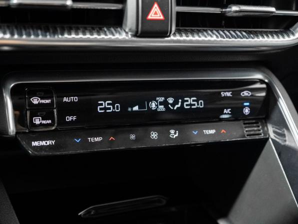 Kia K5 III с пробегом 2021 года, цена 2 450 000 рублей, 137105 км, седан, Автокод Объявления