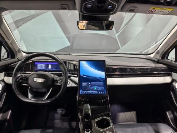 Geely Atlas II с пробегом 2024 года, цена 3 290 000 рублей, 11074 км, внедорожник, Автокод Объявления