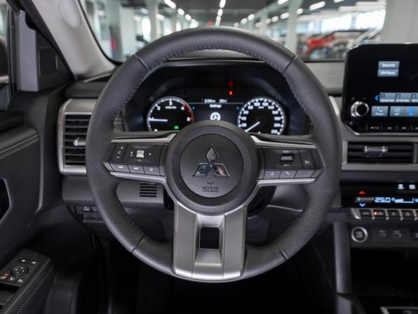 Mitsubishi L200 VI с пробегом 2026 года, цена 5 700 000 рублей, 27 км, пикап, Автокод Объявления