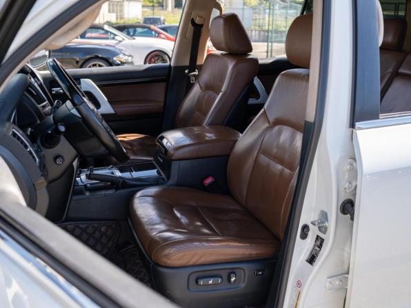 Toyota Land Cruiser 200 Series Рестайлинг 1 с пробегом 2014 года, цена 4 399 000 рублей, 228044 км, внедорожник, Автокод Объявления