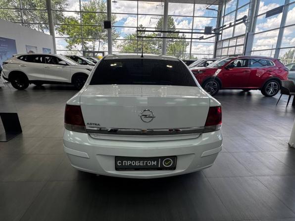 Opel Astra H Рестайлинг с пробегом 2011 года, цена 649 900 рублей, 172000 км, седан, Автокод Объявления