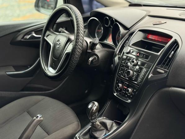 Opel Astra J с пробегом 2012 года, цена 589 000 рублей, 245945 км, хэтчбек, Автокод Объявления