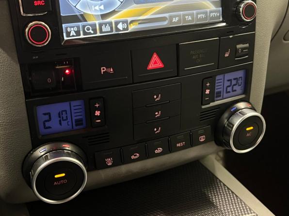 Volkswagen Touareg I Рестайлинг с пробегом 2007 года, цена 899 000 рублей, 421034 км, внедорожник, Автокод Объявления