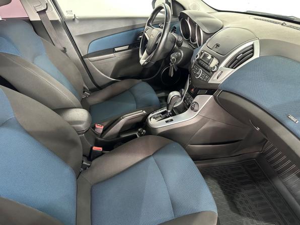 Chevrolet Cruze I Рестайлинг с пробегом 2013 года, цена 735 000 рублей, 214535 км, хэтчбек, Автокод Объявления