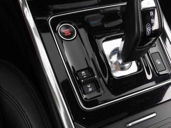 Jaguar XE I Рестайлинг с пробегом 2019 года, цена 2 869 055 рублей, 52337 км, седан, Автокод Объявления