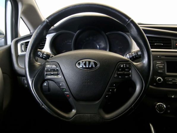 Kia Ceed II Рестайлинг с пробегом 2015 года, цена 825 000 рублей, 214845 км, хэтчбек, Автокод Объявления