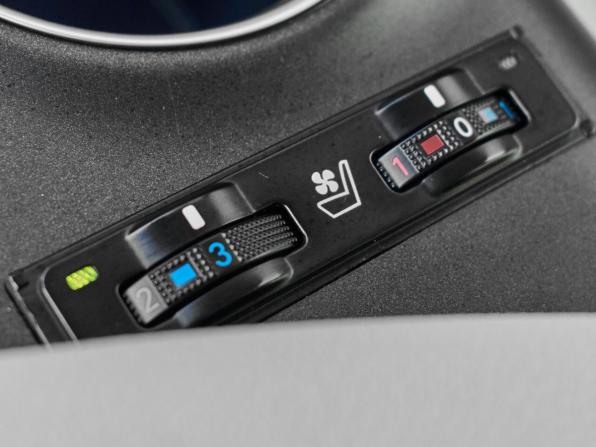 Toyota Camry VIII (XV70) Рестайлинг с пробегом 2022 года, цена 3 320 000 рублей, 42732 км, седан, Автокод Объявления