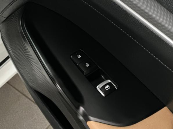 Kia K5 III с пробегом 2021 года, цена 2 340 000 рублей, 77103 км, седан, Автокод Объявления
