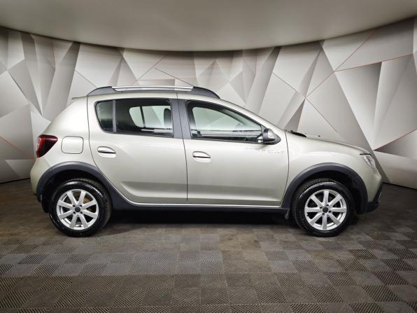 Renault Sandero II Рестайлинг с пробегом 2020 года, цена 995 000 рублей, 141570 км, хэтчбек, Автокод Объявления