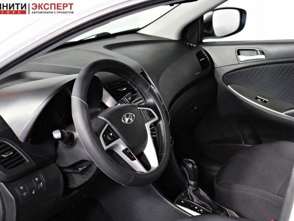 Hyundai Solaris I Рестайлинг с пробегом 2015 года, цена 998 000 рублей, 220258 км, седан, Автокод Объявления