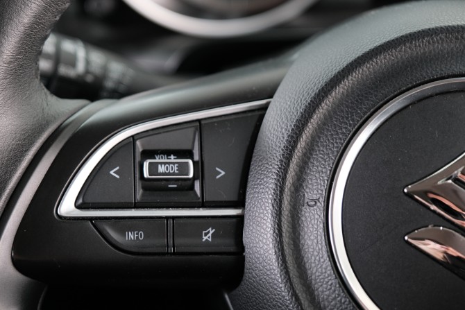 Suzuki Swift V с пробегом 2019 года, цена 1 349 000 рублей, 53000 км, хэтчбек, Автокод Объявления