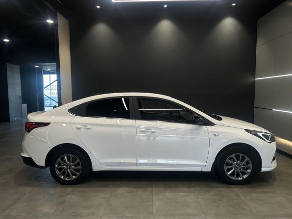 Hyundai Solaris II Рестайлинг с пробегом 2022 года, цена 1 827 000 рублей, 45000 км, седан, Автокод Объявления