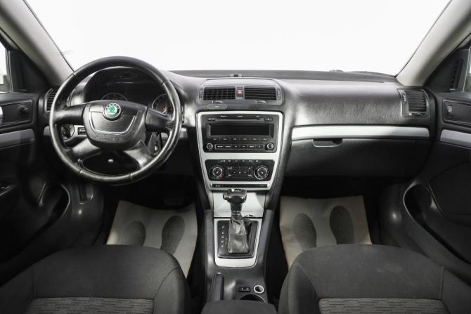 Skoda Octavia II (A5) Рестайлинг с пробегом 2013 года, цена 899 000 рублей, 2099000 км, лифтбек, Автокод Объявления