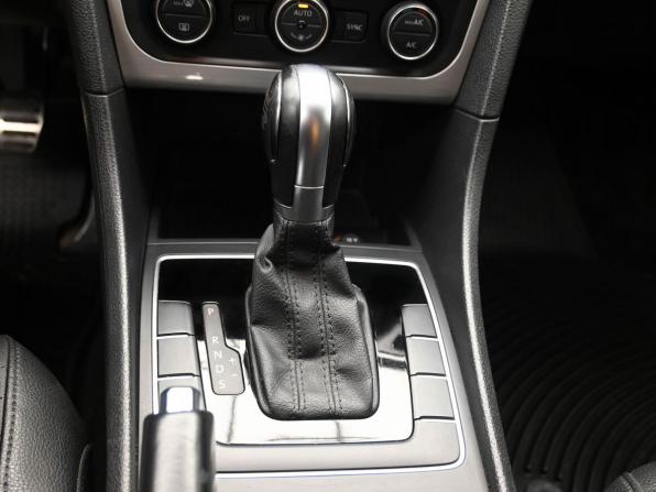 Volkswagen Passat B8 с пробегом 2016 года, цена 1 849 900 рублей, 240246 км, седан, Автокод Объявления