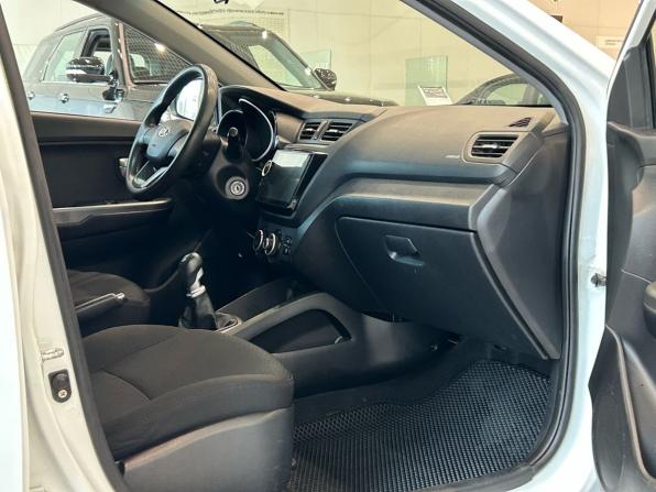 Kia Rio III с пробегом 2014 года, цена 640 000 рублей, 204000 км, седан, Автокод Объявления