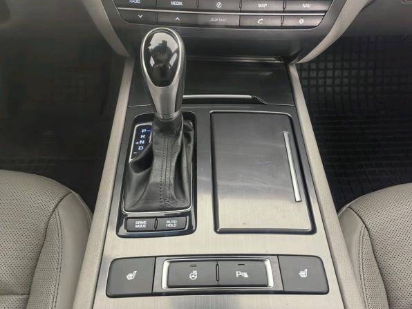 Hyundai Genesis II с пробегом 2014 года, цена 1 729 000 рублей, 145000 км, седан, Автокод Объявления