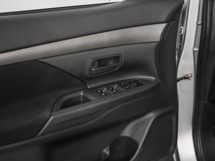 Mitsubishi Outlander III Рестайлинг 2 Санкт-Петербург  - изображение 18