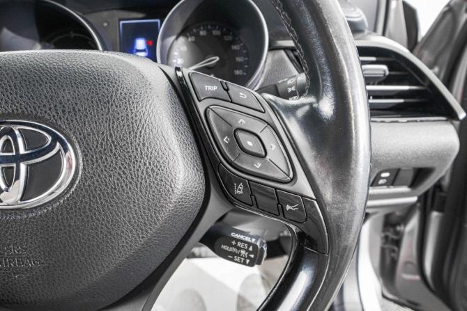 Toyota C-HR I с пробегом 2018 года, цена 1 899 000 рублей, 119300 км, внедорожник, Автокод Объявления